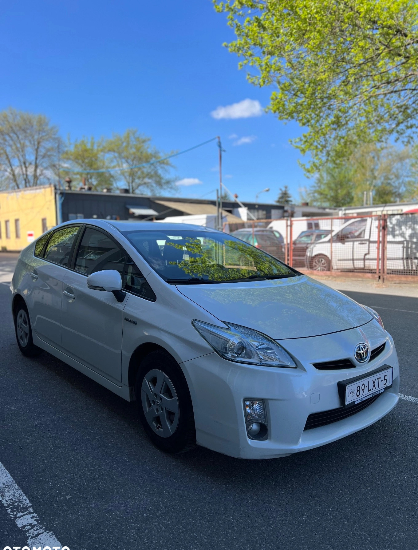 Toyota Prius cena 33500 przebieg: 266000, rok produkcji 2010 z Warszawa małe 106